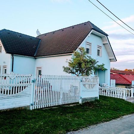 Vila Nela Podhájska 外观 照片